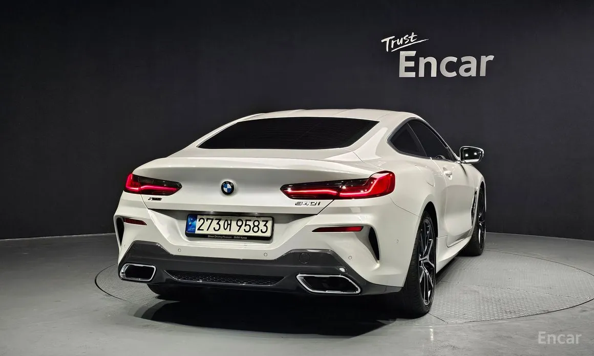 Photo 4 - BMW 8 Series