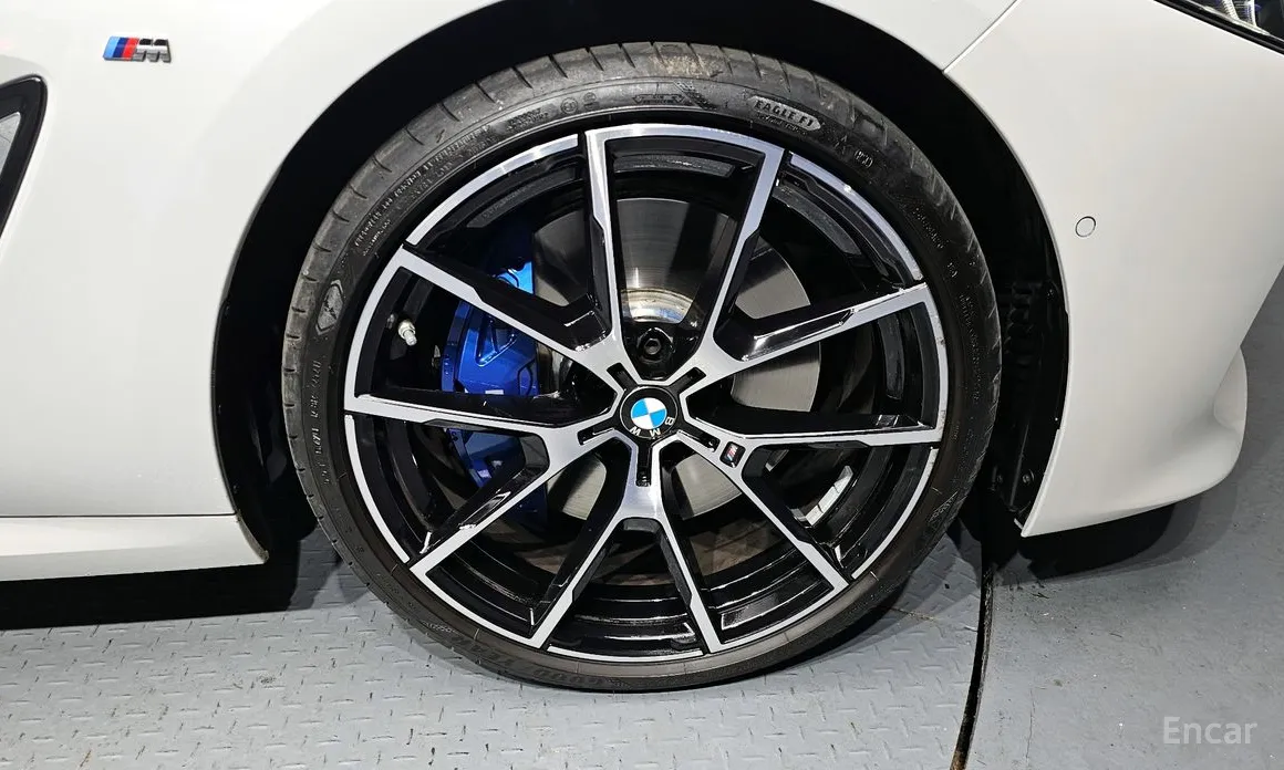 Photo 5 - BMW 8 Series