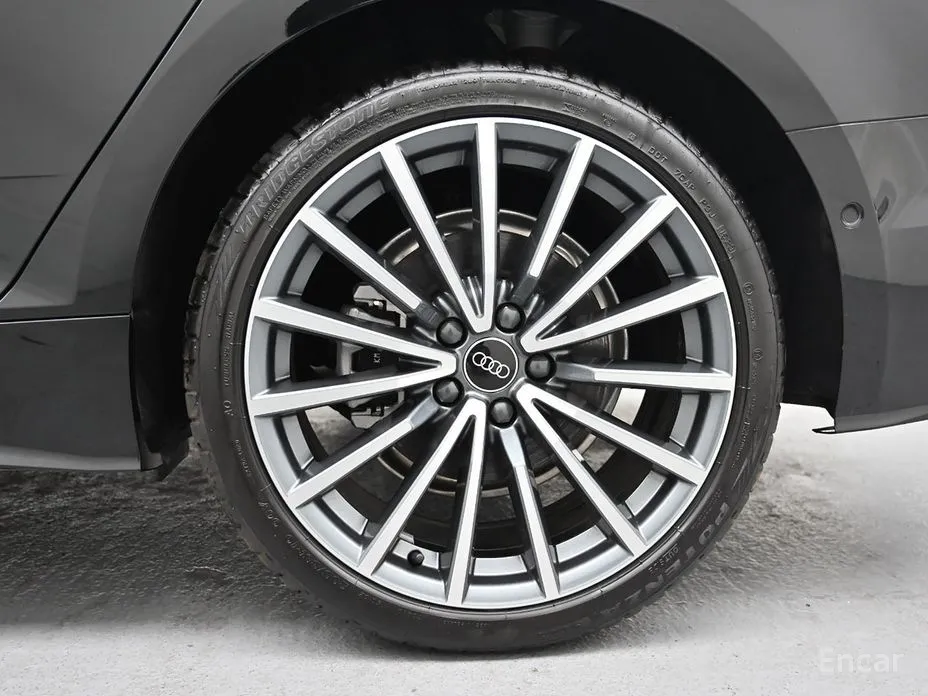 Фото 5 - Audi A5