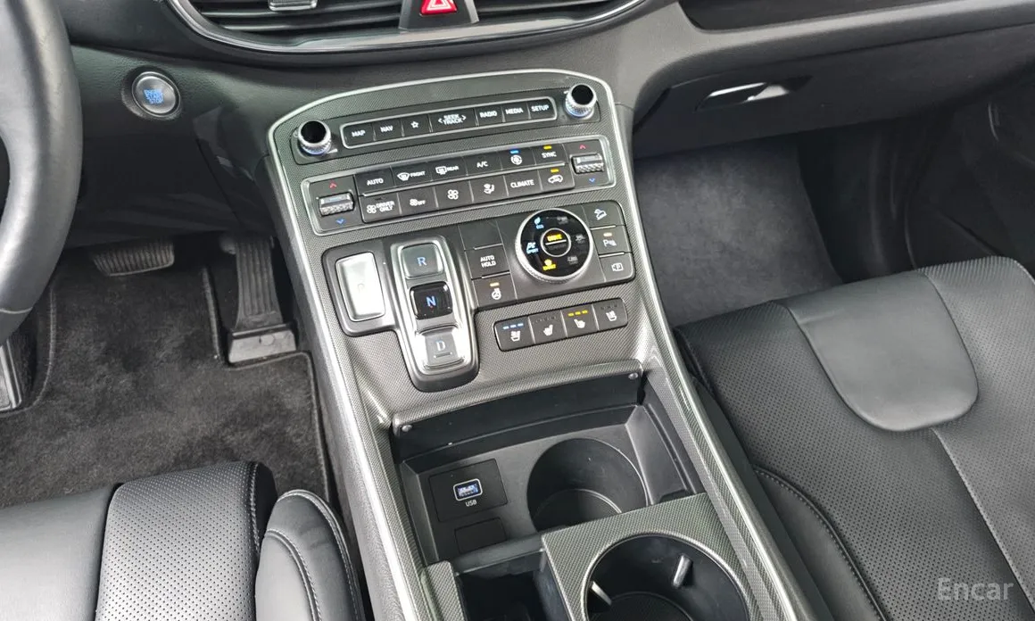 Фото 9 - Hyundai Santa Fe