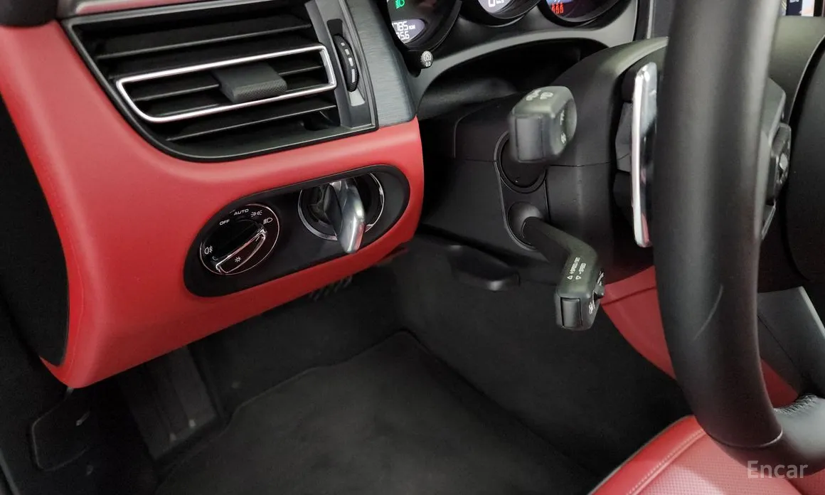 Фото 14 - Porsche Macan