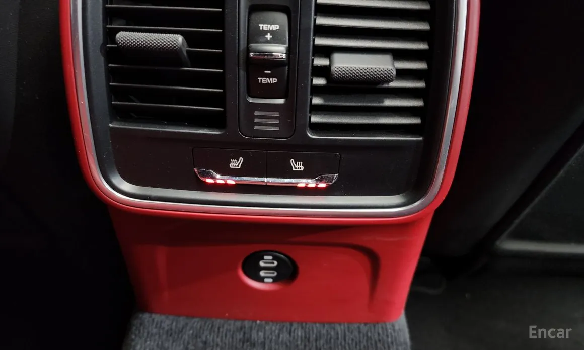 Фото 18 - Porsche Macan