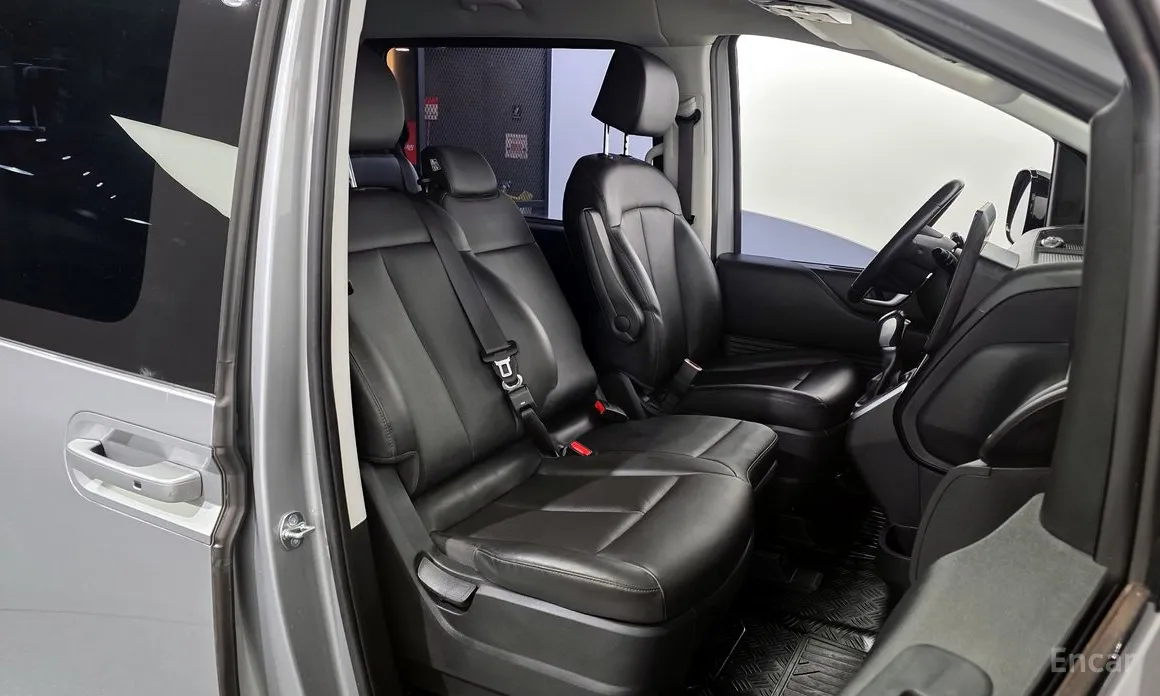 Фото 12 - Hyundai Staria