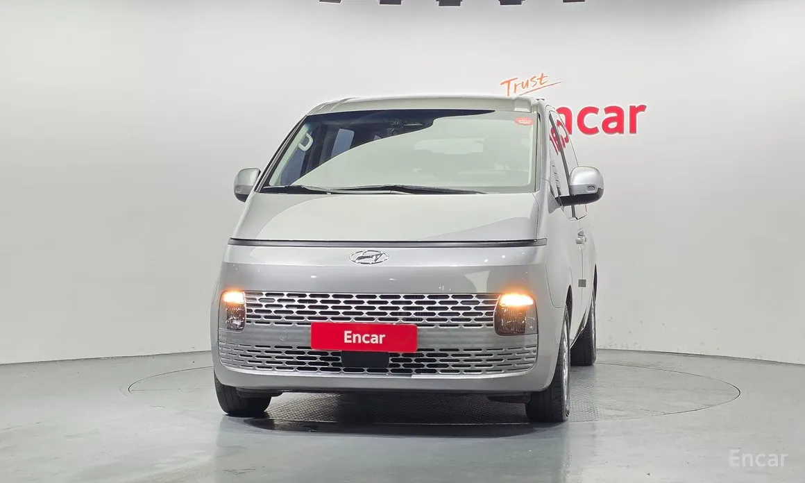 Фото 3 - Hyundai Staria