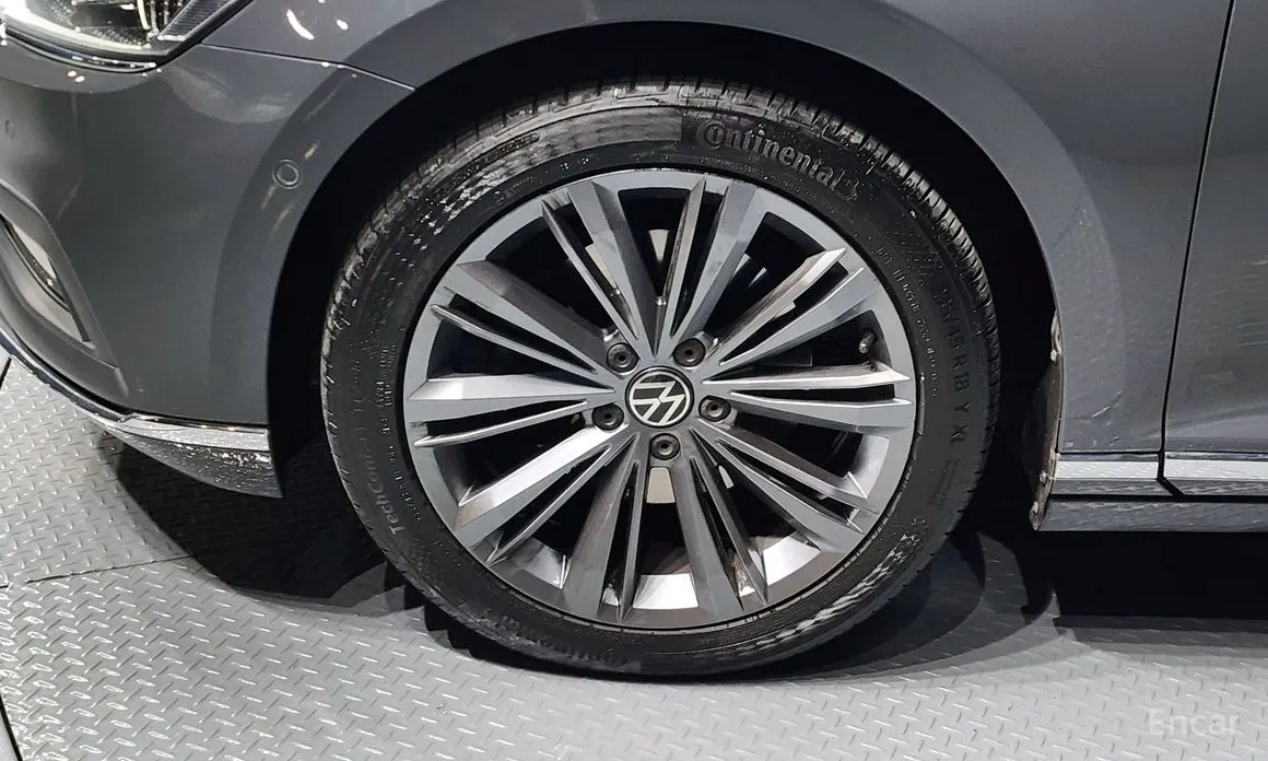 Фото 5 - Volkswagen Passat