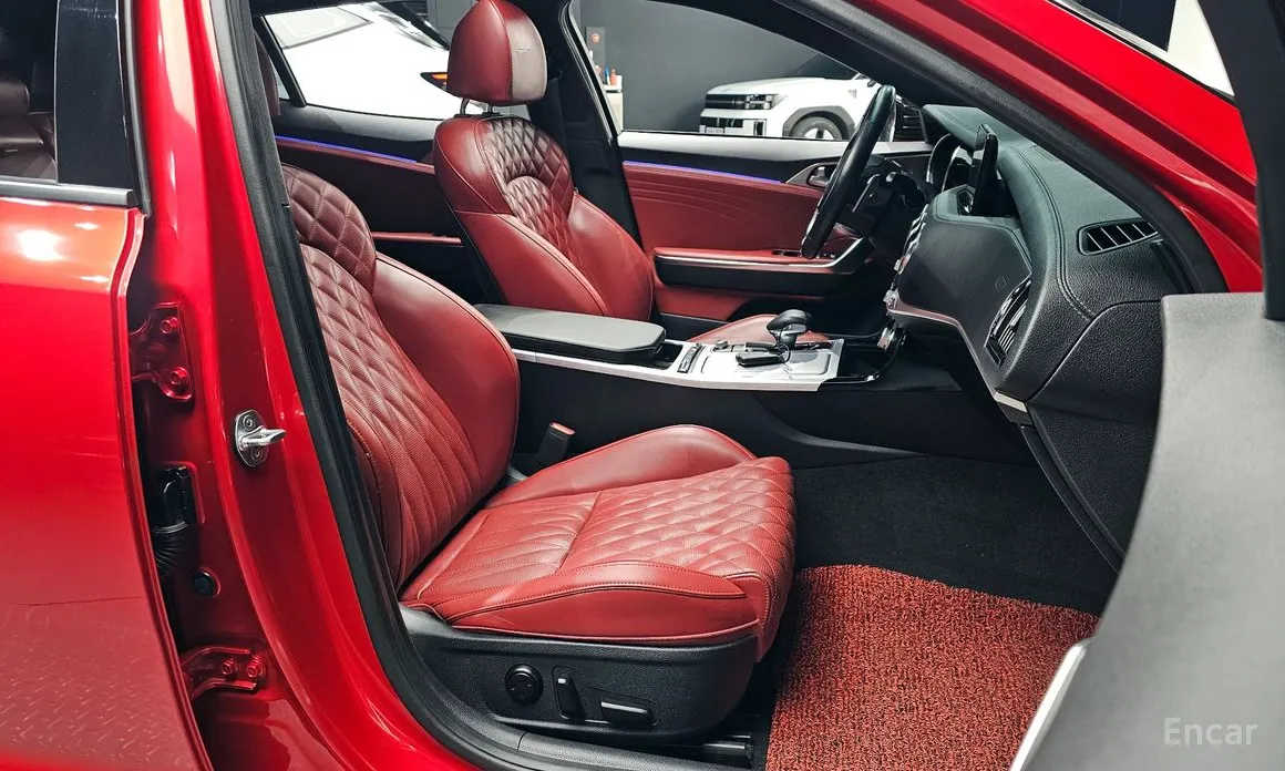 Фото 10 - Kia Stinger