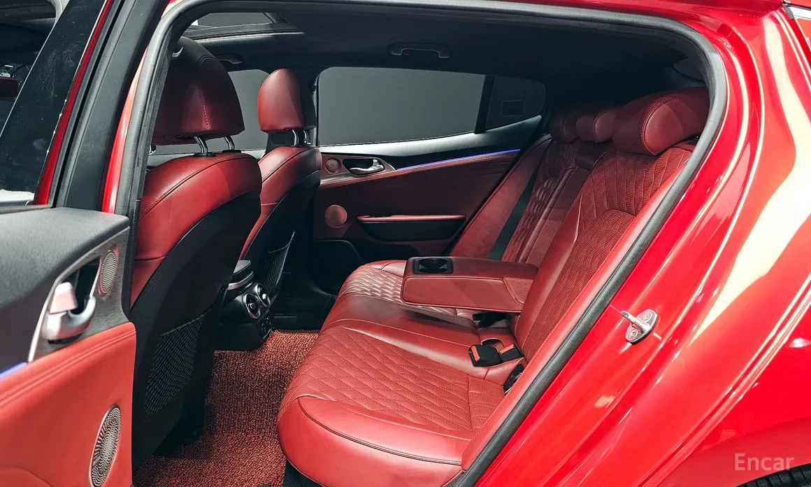 Фото 12 - Kia Stinger