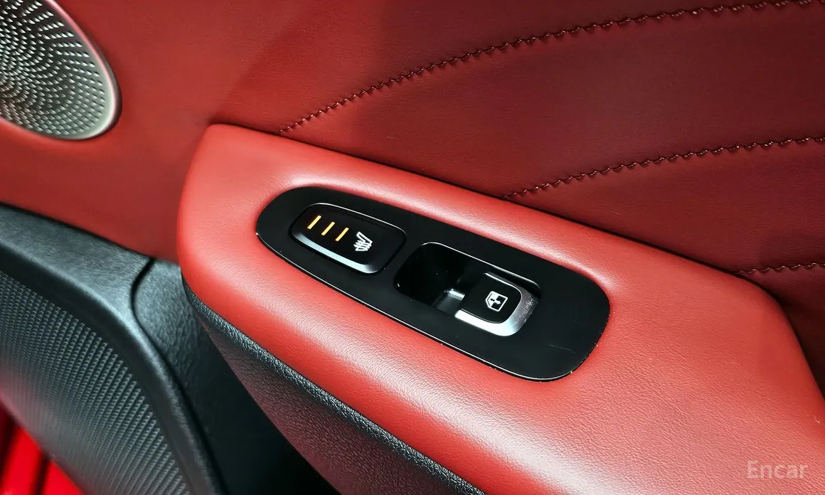 Фото 17 - Kia Stinger