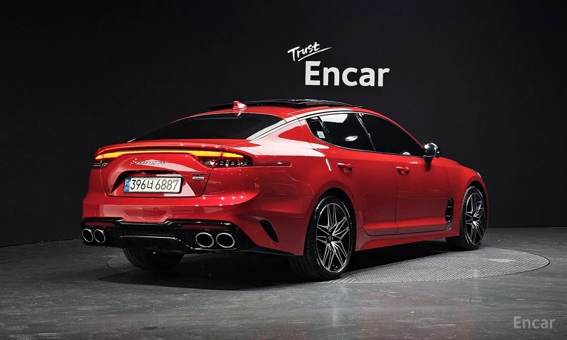 Фото 2 - Kia Stinger