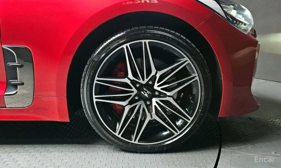 Фото 5 - Kia Stinger