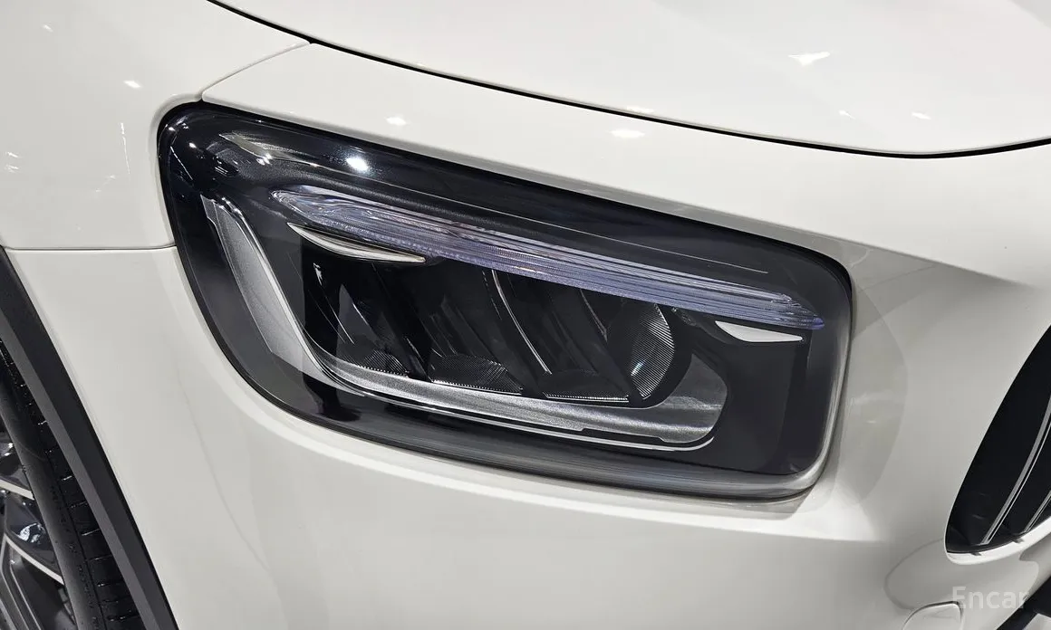 Фото 12 - Mercedes-Benz GLB-Class