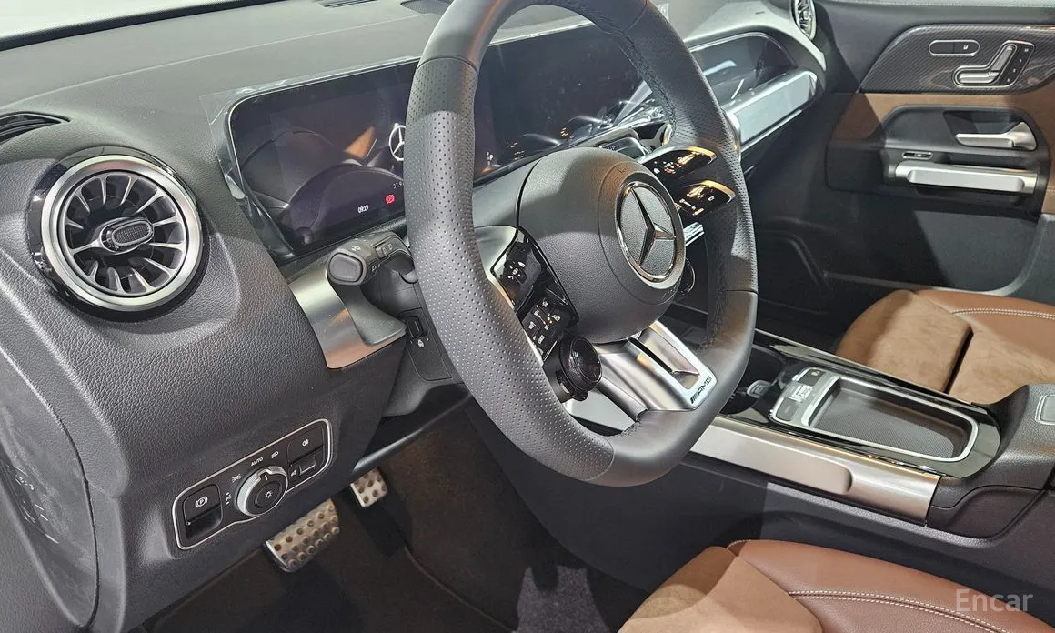 Фото 15 - Mercedes-Benz GLB-Class