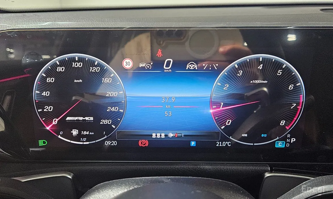 Фото 16 - Mercedes-Benz GLB-Class