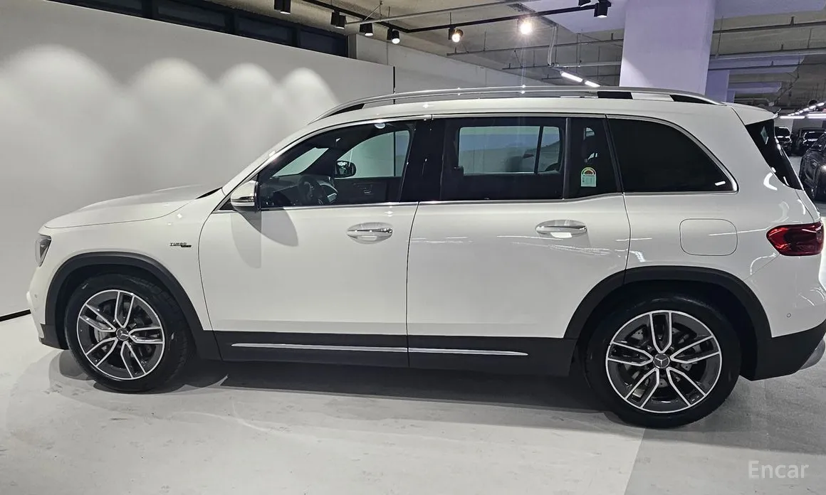 Фото 8 - Mercedes-Benz GLB-Class