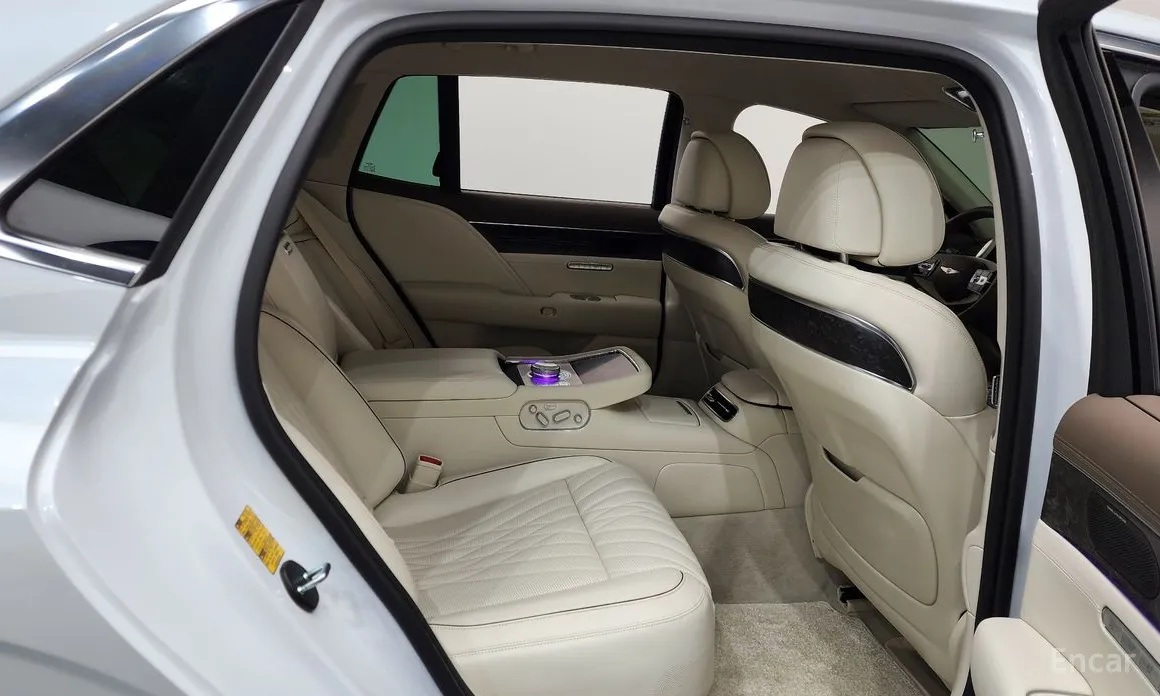 Фото 12 - Genesis G90