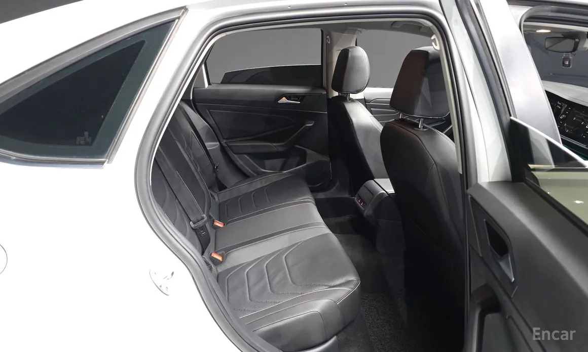 Фото 12 - Volkswagen Jetta