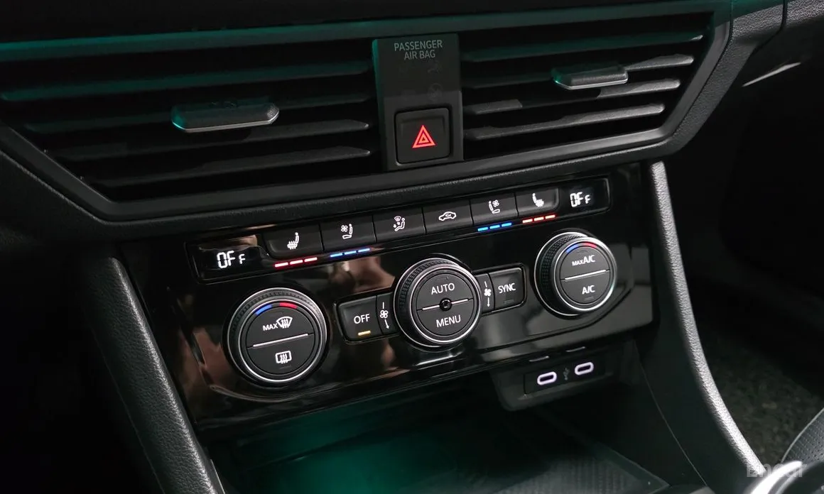 Фото 16 - Volkswagen Jetta