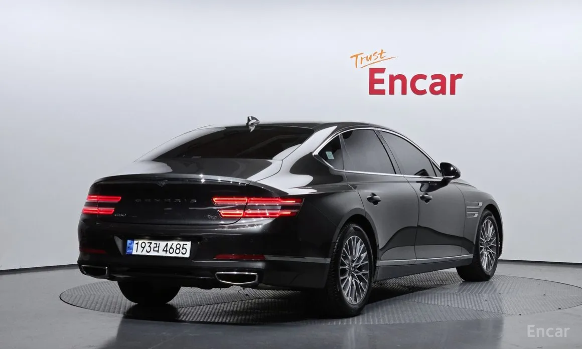 Фото 2 - Genesis G80
