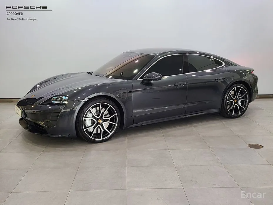 Фото 1 - Porsche Taycan