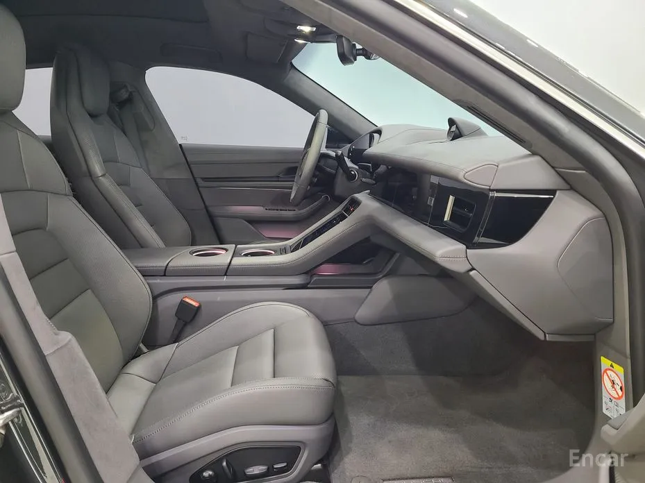 Фото 20 - Porsche Taycan