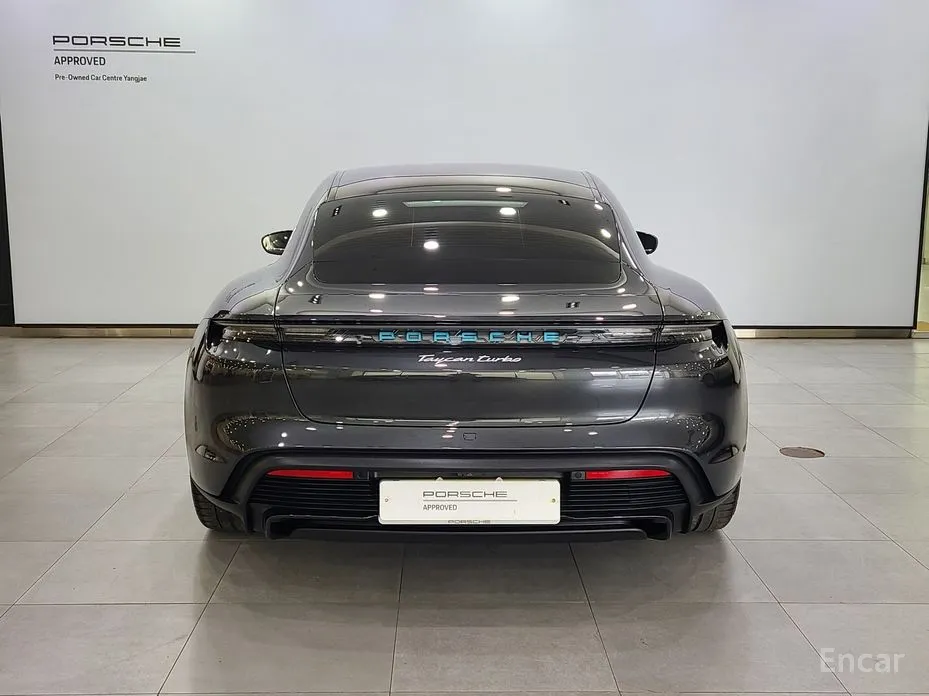 Фото 4 - Porsche Taycan