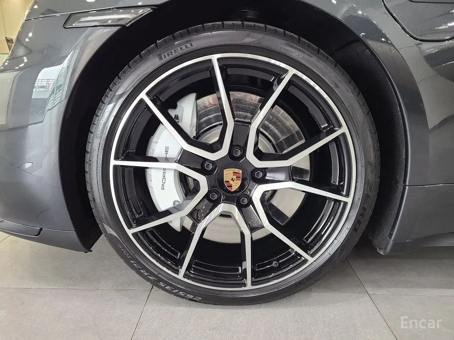 Фото 5 - Porsche Taycan