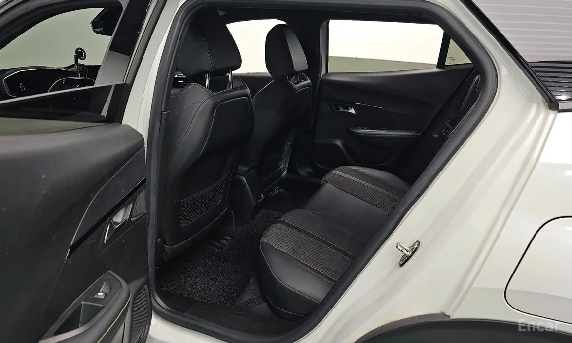 Фото 12 - Peugeot 2008