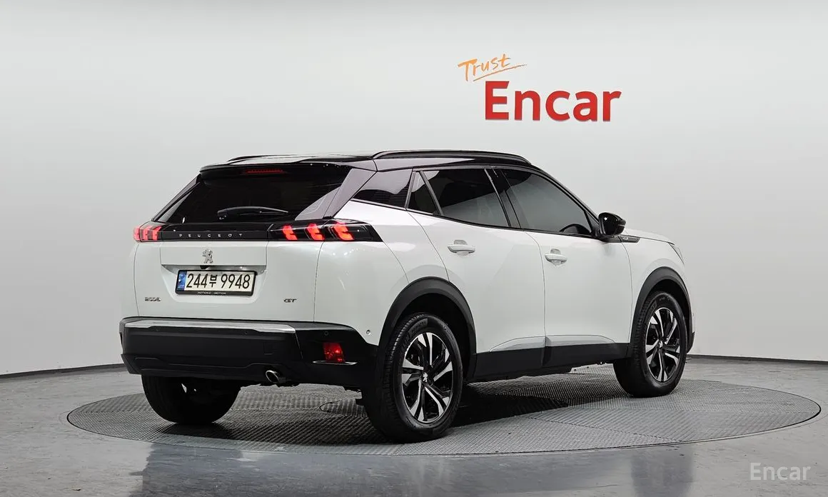 Фото 2 - Peugeot 2008