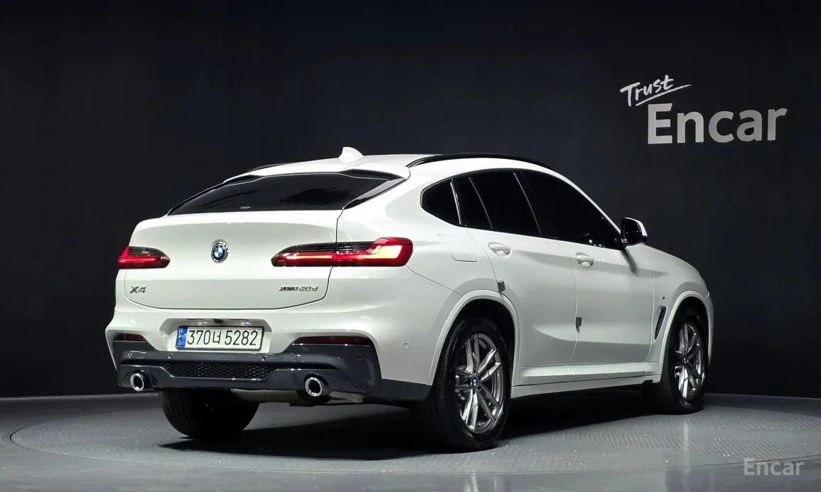 Photo 2 - BMW X4