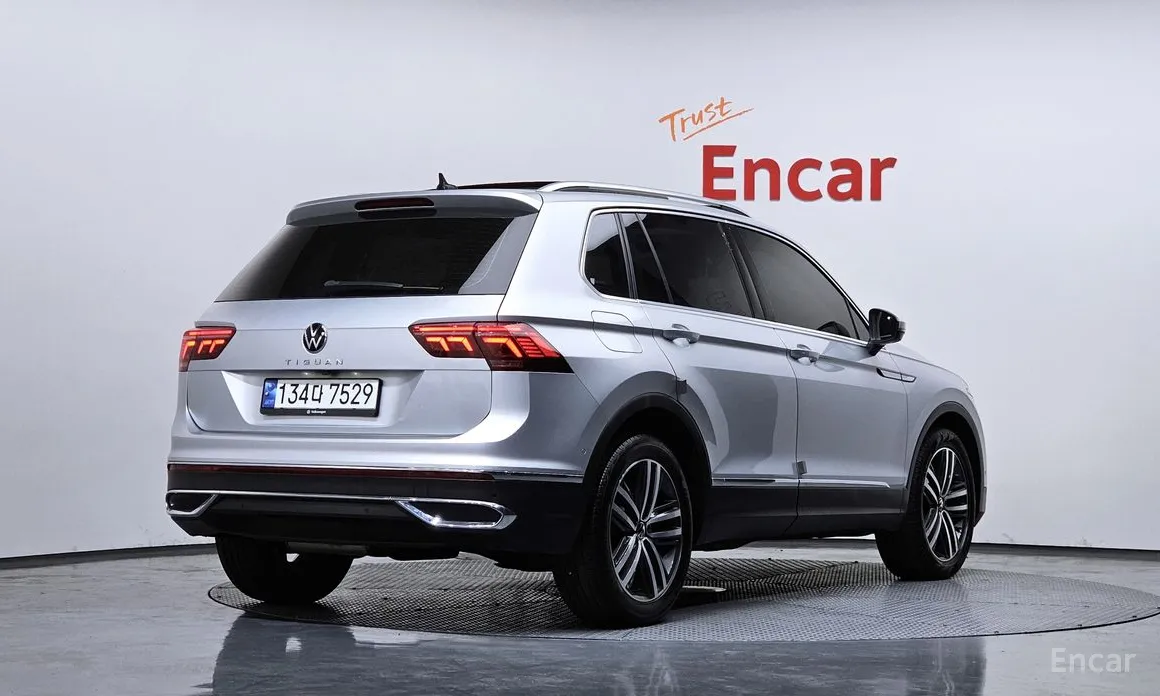 Фото 2 - Volkswagen Tiguan