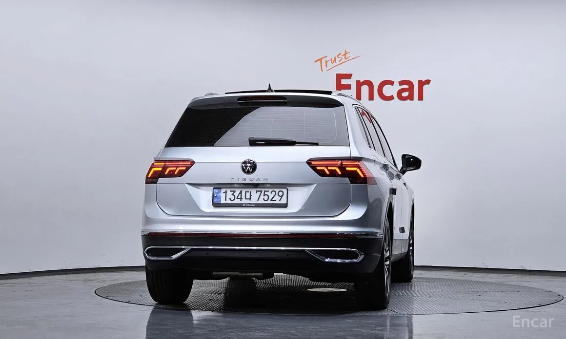 Фото 4 - Volkswagen Tiguan