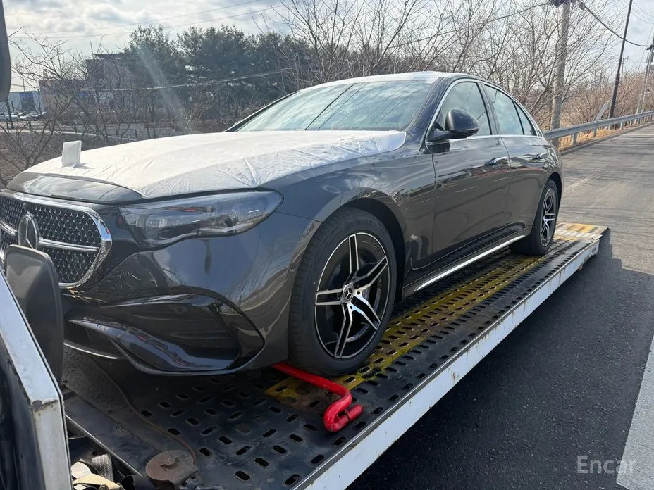 Фото 5 - Mercedes-Benz E-Class