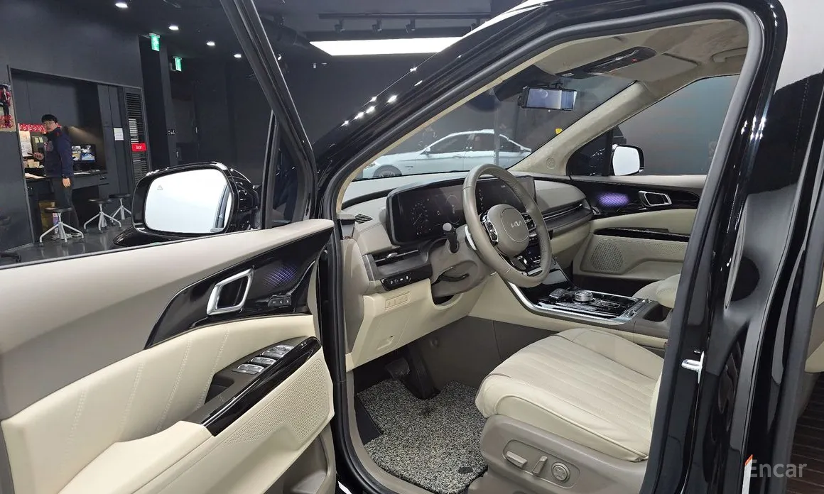 Фото 10 - Kia Carnival