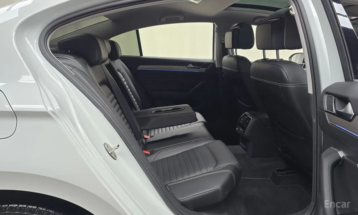 Фото 12 - Volkswagen Passat