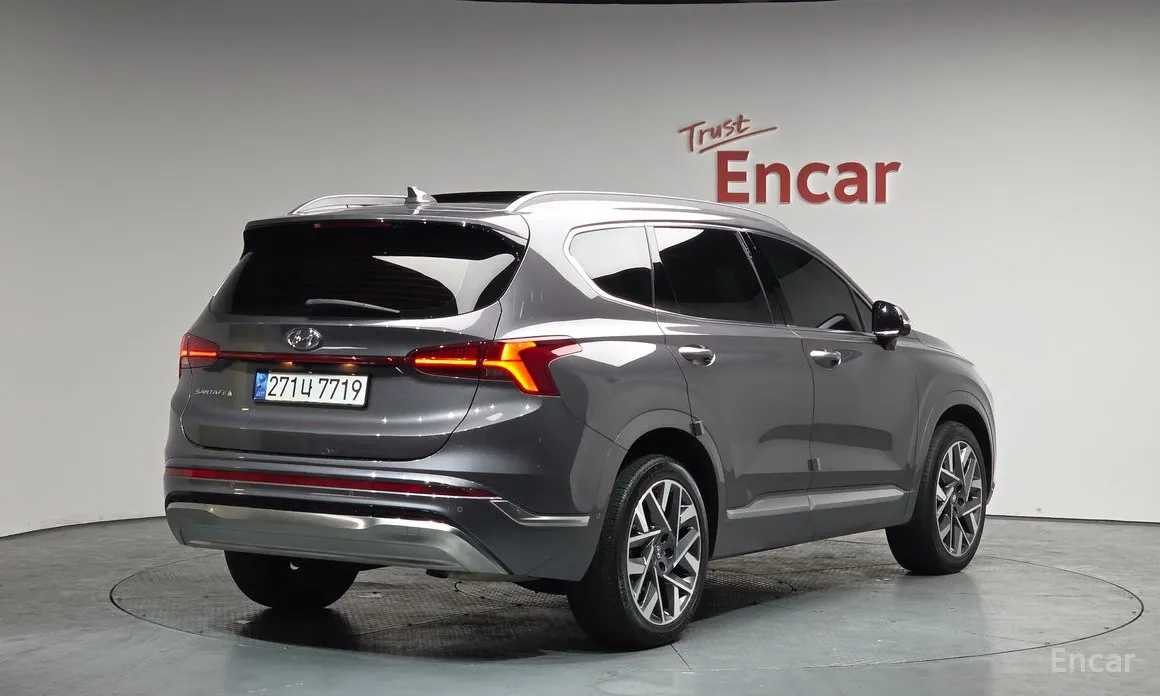 Фото 2 - Hyundai Santa Fe