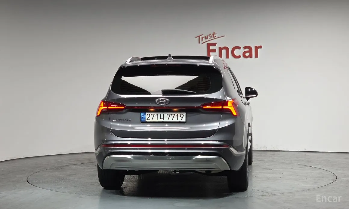 Фото 4 - Hyundai Santa Fe