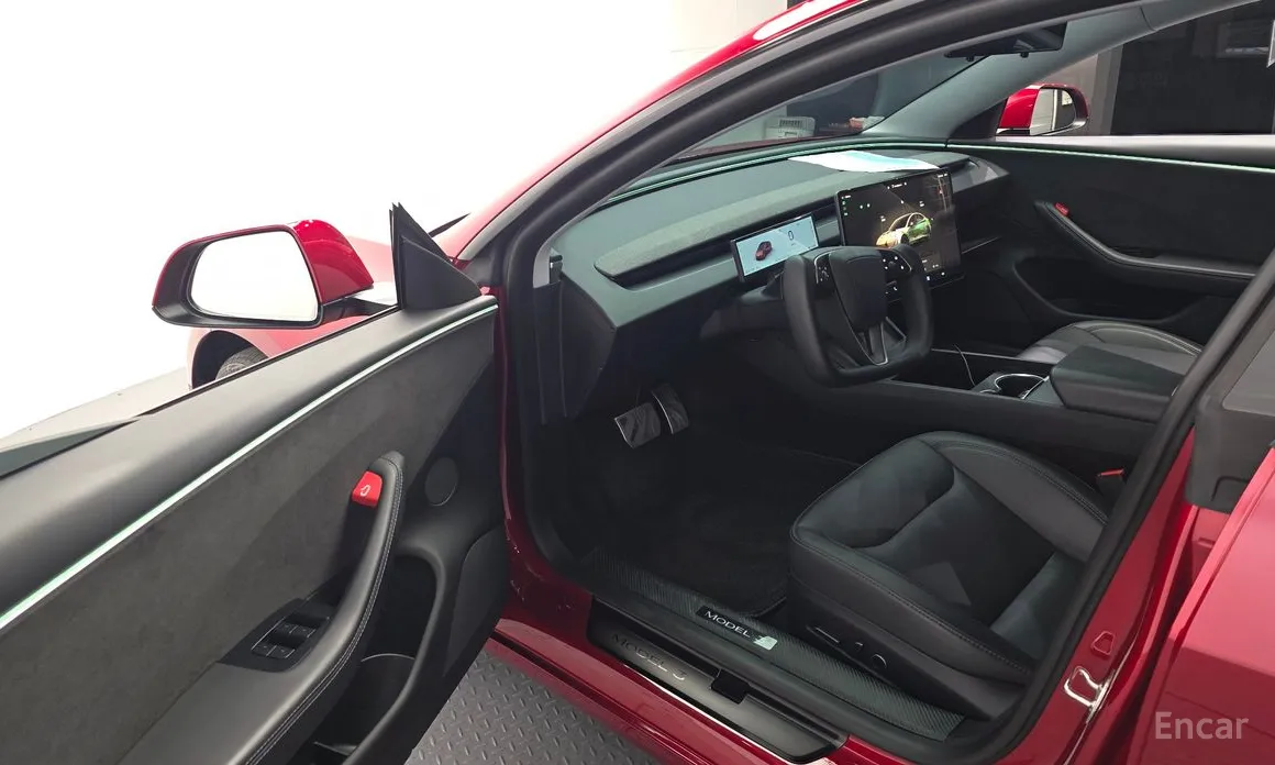 Фото 10 - Tesla Model 3