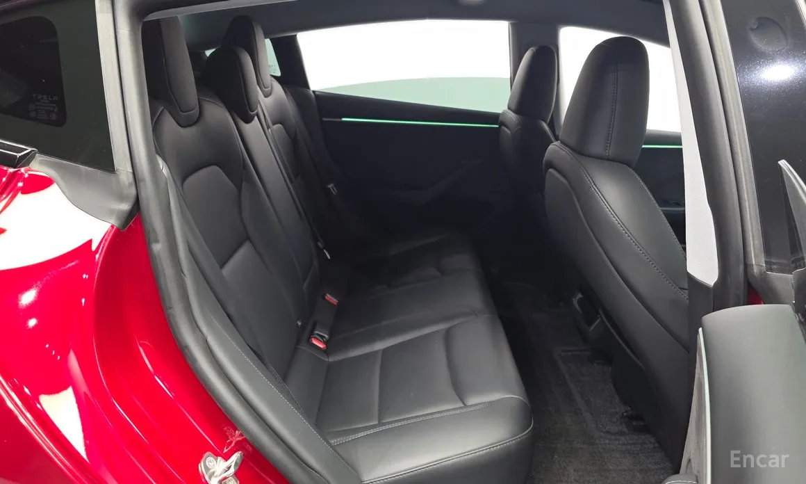 Фото 12 - Tesla Model 3