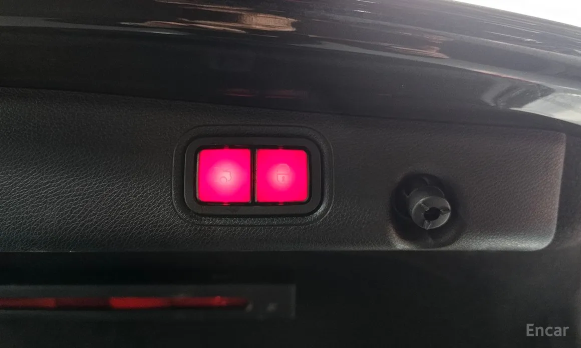 Фото 19 - Mercedes-Benz E-Class