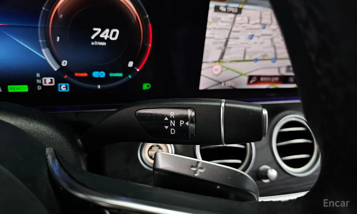 Фото 9 - Mercedes-Benz E-Class