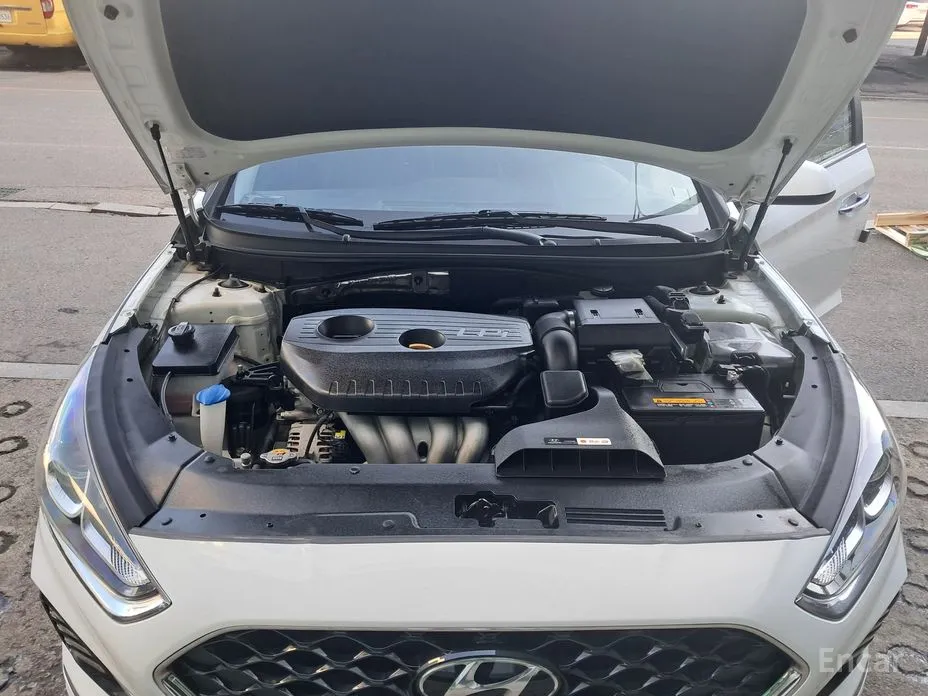 Photo 19 - Hyundai Sonata