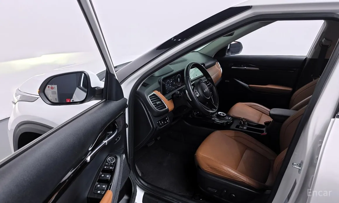 Фото 10 - Kia Seltos