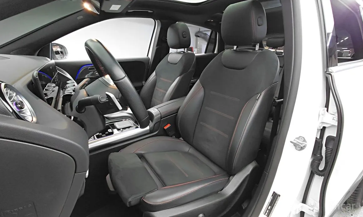 Фото 10 - Mercedes-Benz GLA-Class