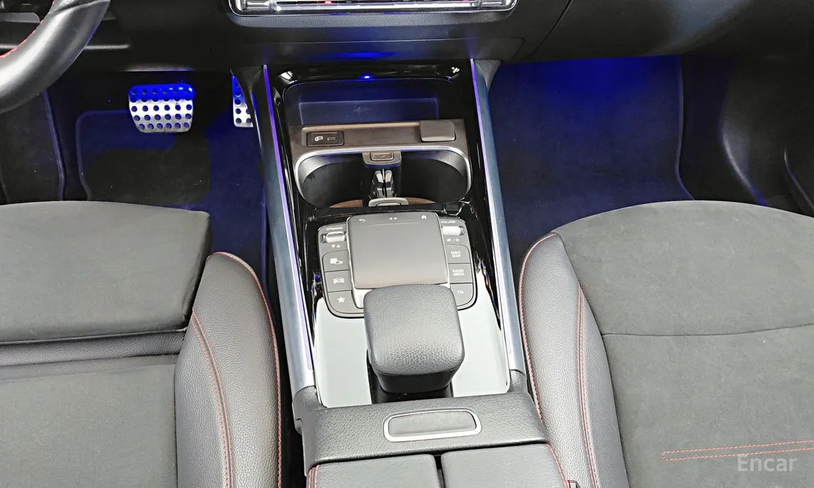 Фото 9 - Mercedes-Benz GLA-Class