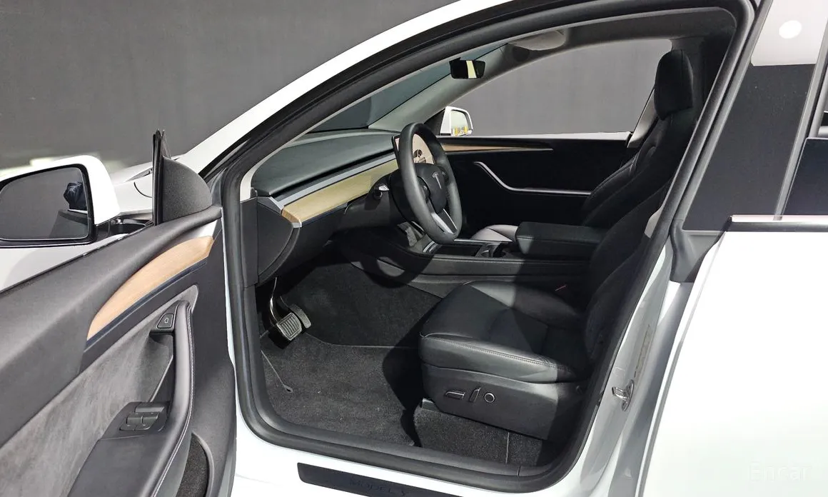 Фото 10 - Tesla Model Y