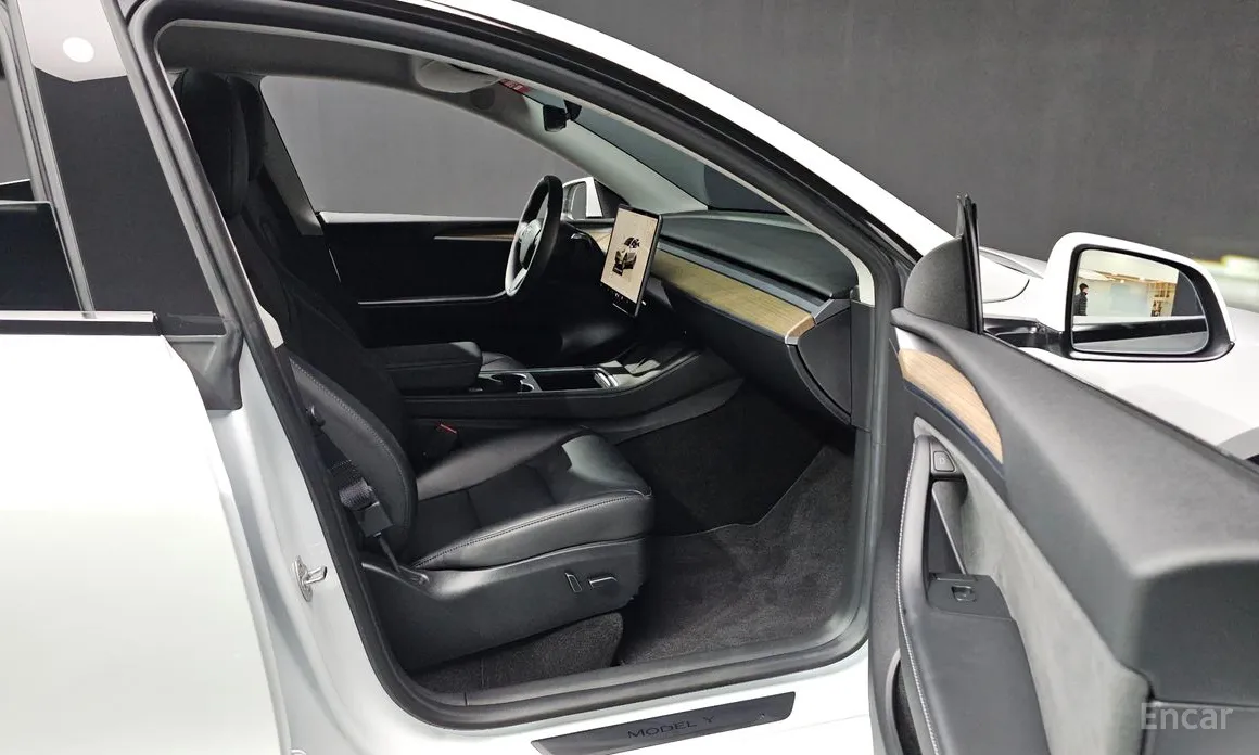 Фото 18 - Tesla Model Y