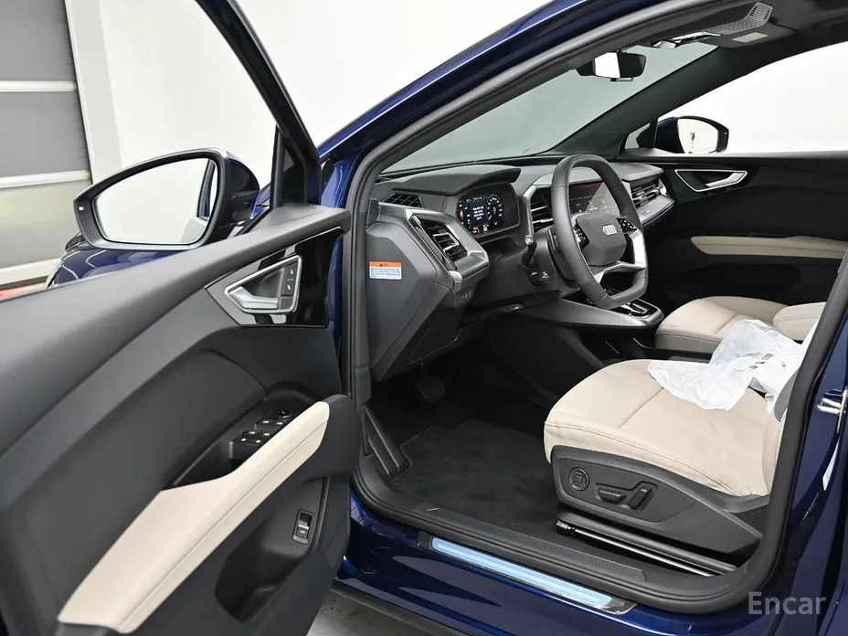 Фото 11 - Audi Q4 e-tron
