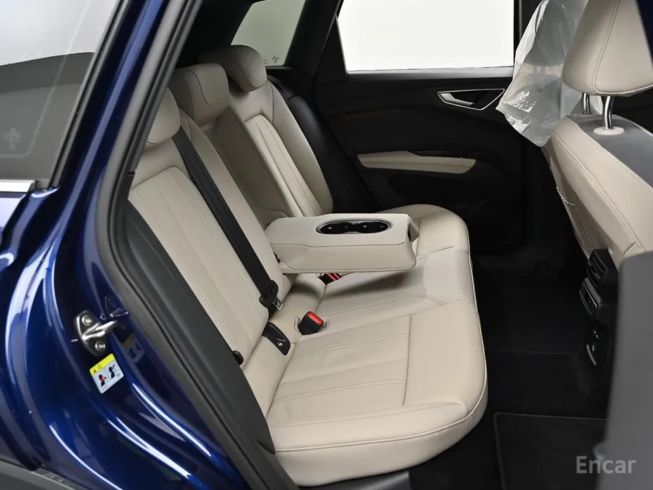 Фото 12 - Audi Q4 e-tron