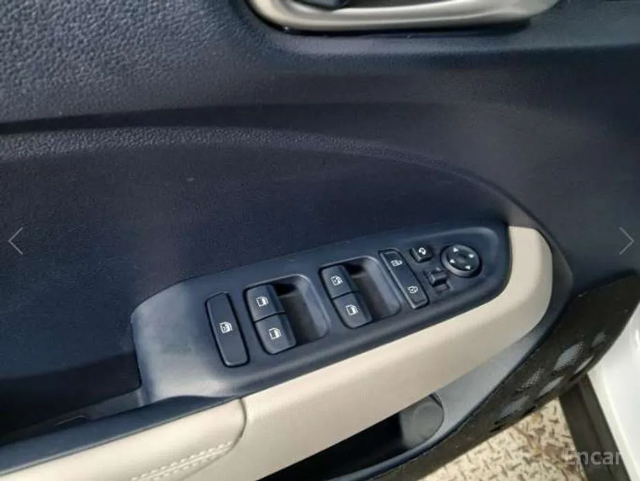 Фото 10 - Hyundai Venue