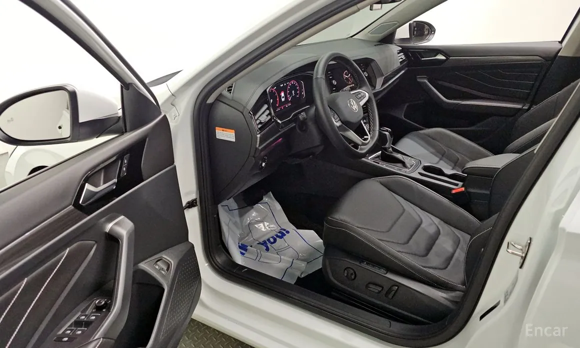 Photo 10 - Volkswagen Jetta